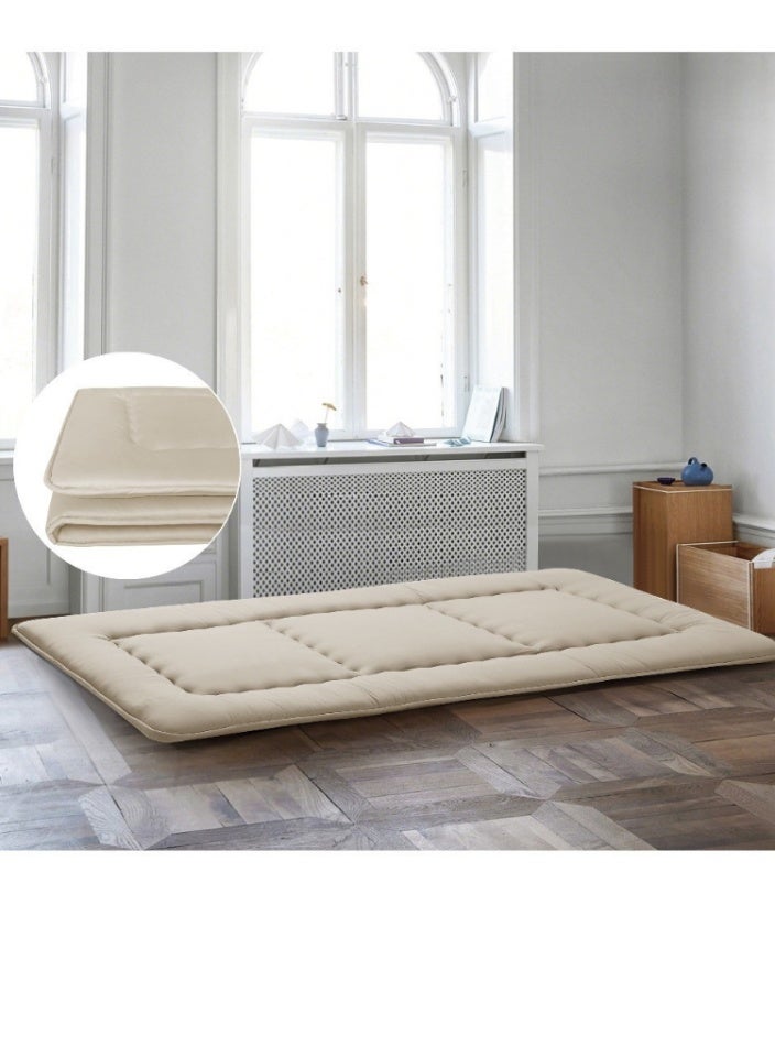 سمارت هوم مرتبة أرضية قابلة للطي بثلاث طبقات من البوليستر الناعم 100%  - 90x190 سم | مرتبه مريحة وخفيفة الوزن مثالية للنوم أو الإسترخاء - مطرحة الضيوف والسفر تأتي مع حقيبة متينة وفخمة - القماش الخارجي للمرتبة قطن 100% - Image 1