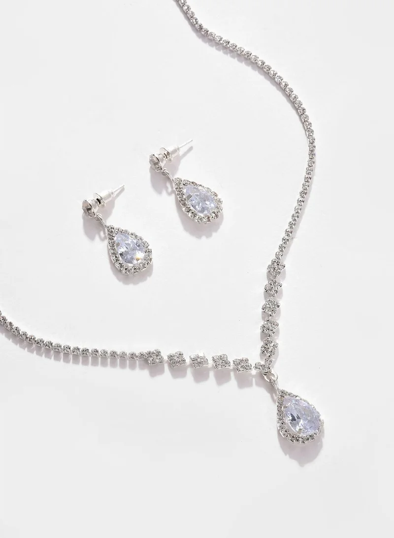 SOHI Silver Plated Designer Stone Necklace and Earring Set