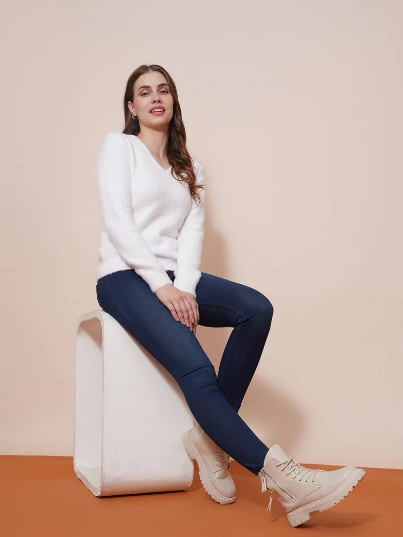 globus Women Cable Knit Self Design V-Neck Pullover Sweater
