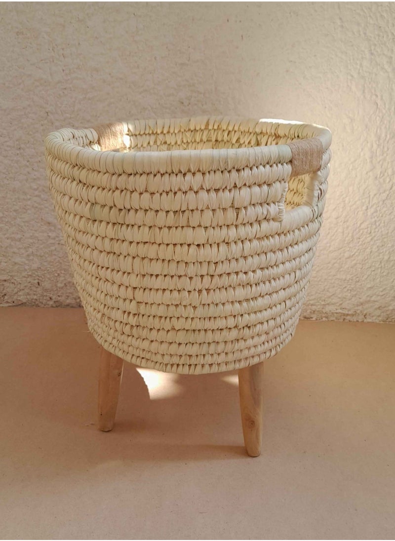 Bazaar Misr Wicker basket wooden legs jute handles  - Image 3