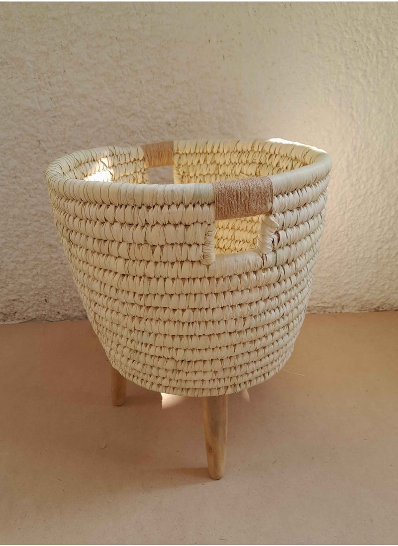 Bazaar Misr Wicker basket wooden legs jute handles  - Image 2