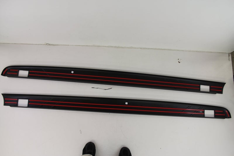 GM ملحقات GM الأصلية 17802471 واقي حافة السرير، أسود - Image 2