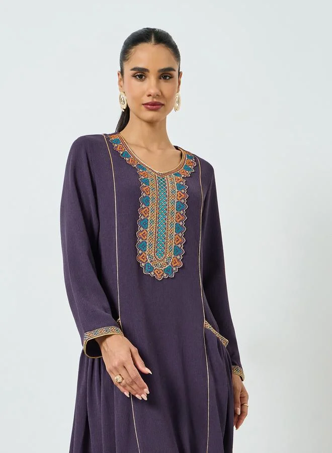 مكسيم كريشن جلابية بتفاصيل مُطرّزة مع جيوب