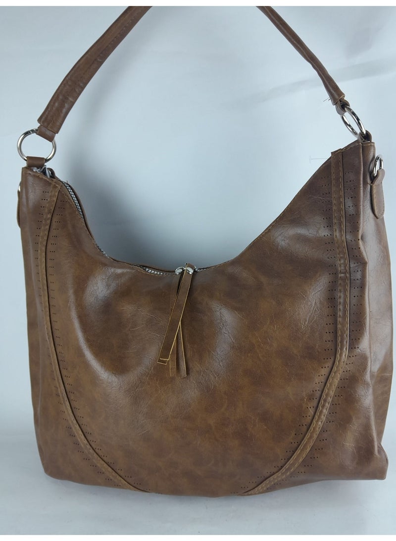 شنطة يد نسائى جلد بنى اللون تتسع لجميع أغراضك - Image 3