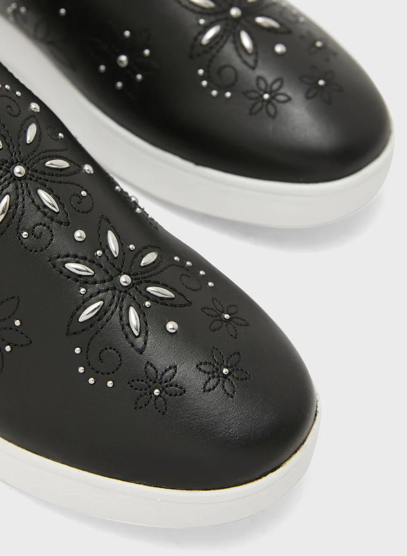 FitFlop Sania Skate Flower Stud Sneakers