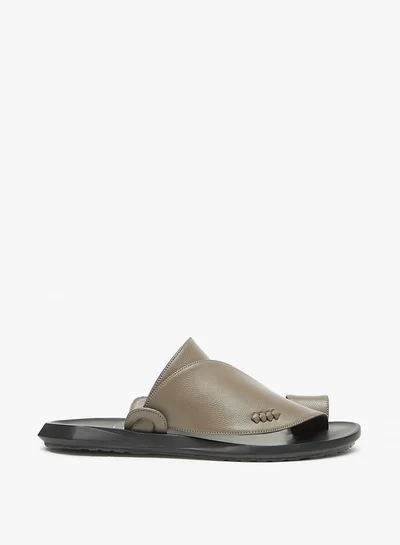 الواحة Men's Textured Slip-On Arabic Sandals