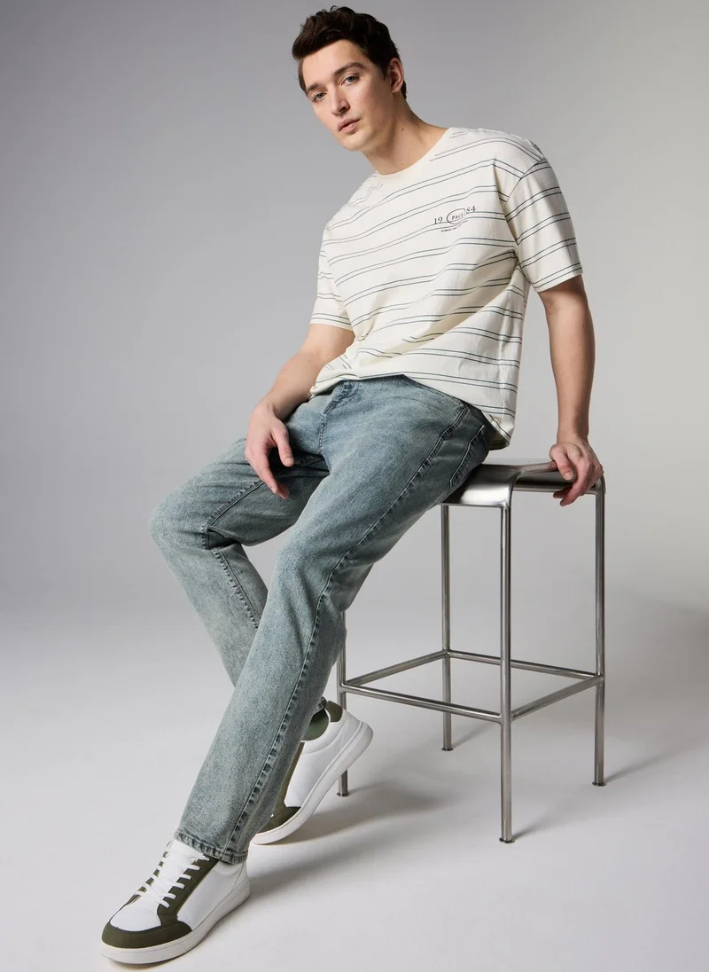 ماتلان Mid Wash Slim Fit Jeans Regular