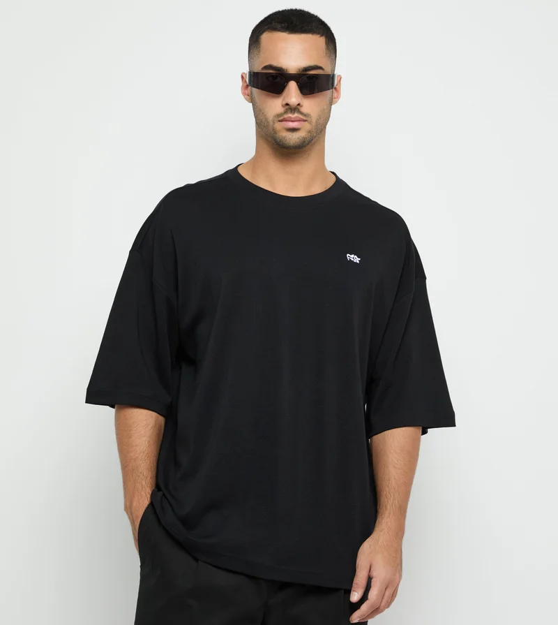 إف5 تيشيرت رجالي فضفاض حديث أقل كلامًا، المزيد من الفعل