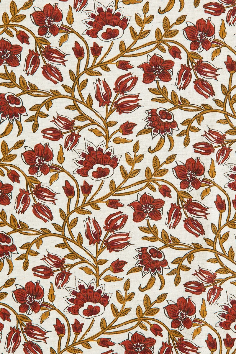 اتش اند ام مفرش طاولة من القطن المزين بنقوش