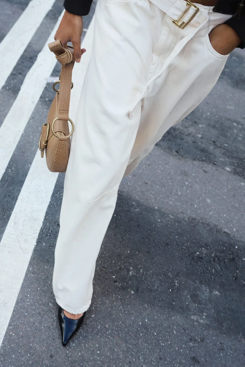 اتش اند ام جينز بخصر عالي وساق باريل