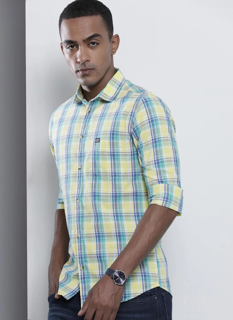 ذا انديان كراج كو Men Slim Fit Checkered Full Sleeves Spread Collar Casual Shirt