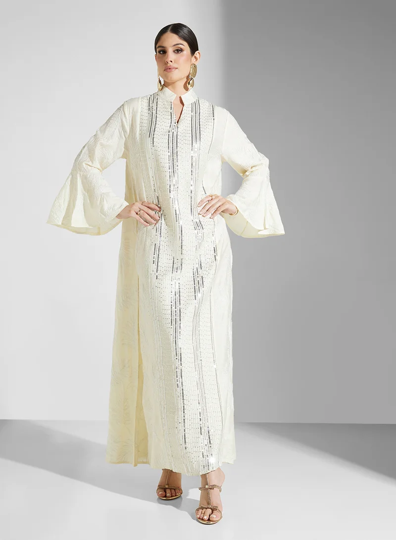 Khizana Bell Sleeved Embroidered Jalabiya