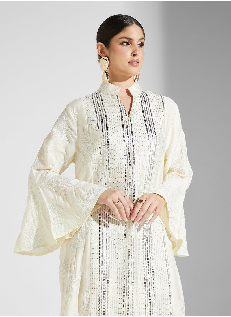 Khizana Bell Sleeved Embroidered Jalabiya  - Image 3