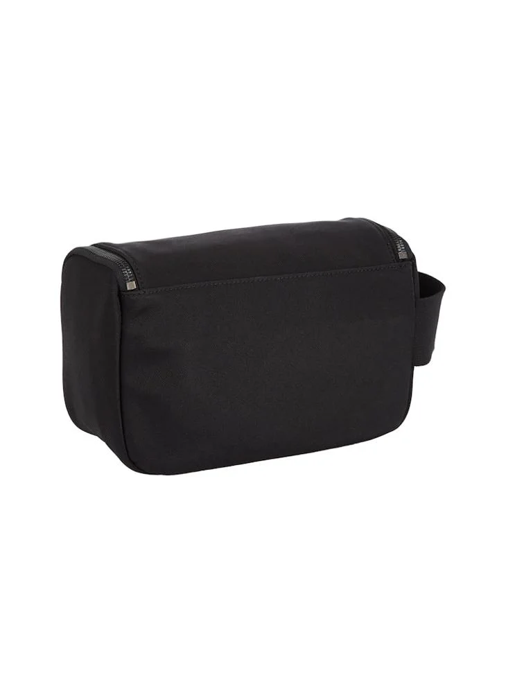 كالفن كلاين Ease Wash Toiletry Bag