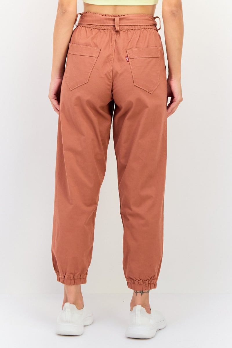 Levi's سروال جوجر نسائي بقصة عادية، بني saddle - Image 3