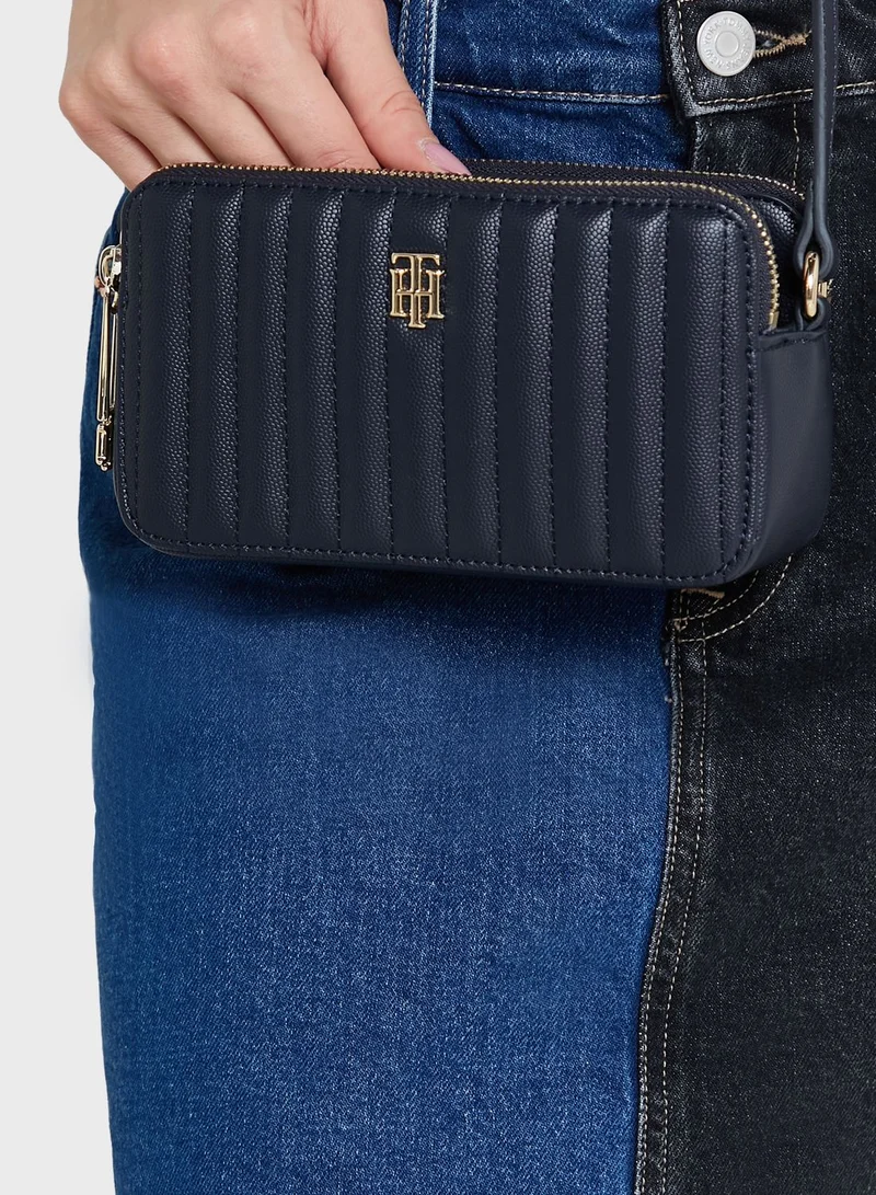 TOMMY HILFIGER Timeless Quilted Cross body