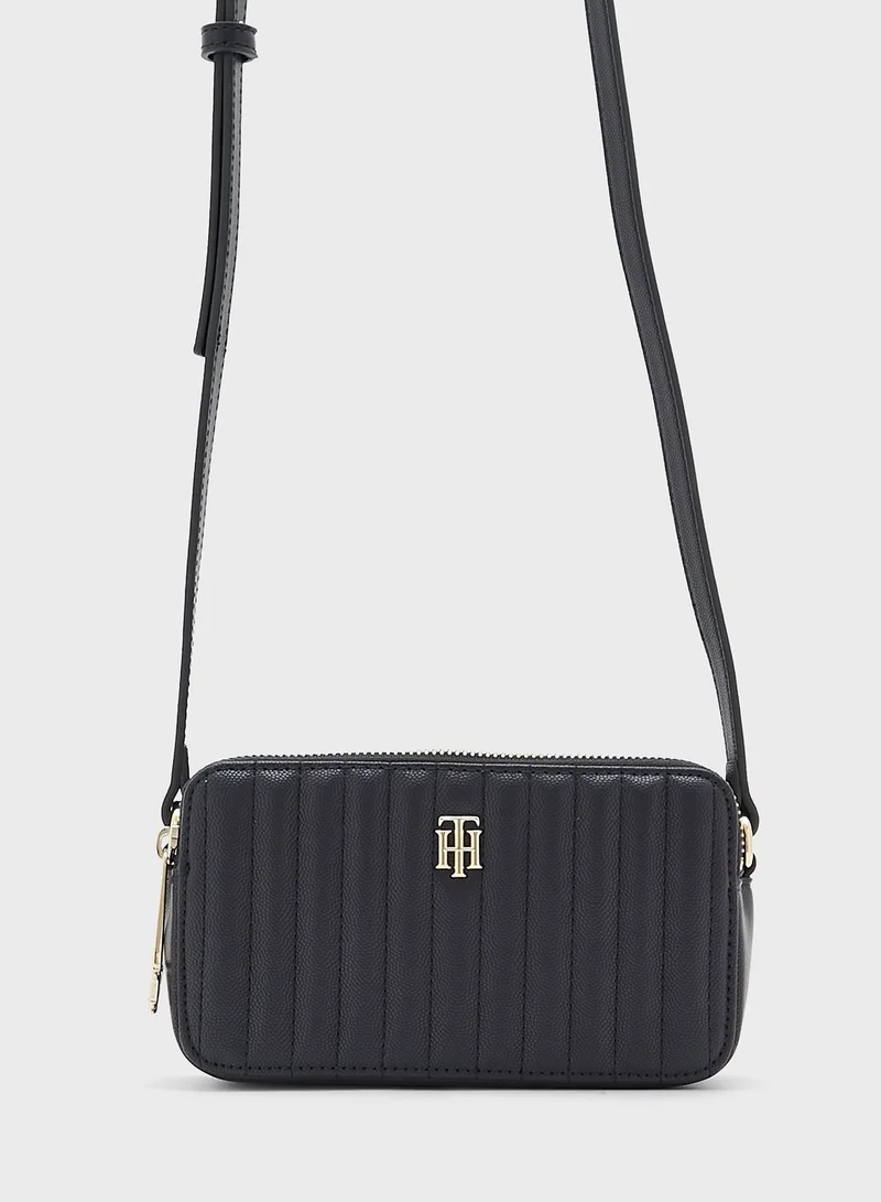 TOMMY HILFIGER Timeless Quilted Cross body