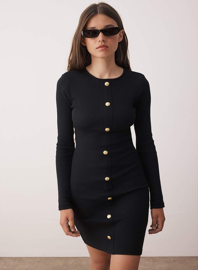 trendyol Black Plain Crew Neck Button Bodyone/Fitted Ribbed Stretchy Mini Knitted Dress - Image 2