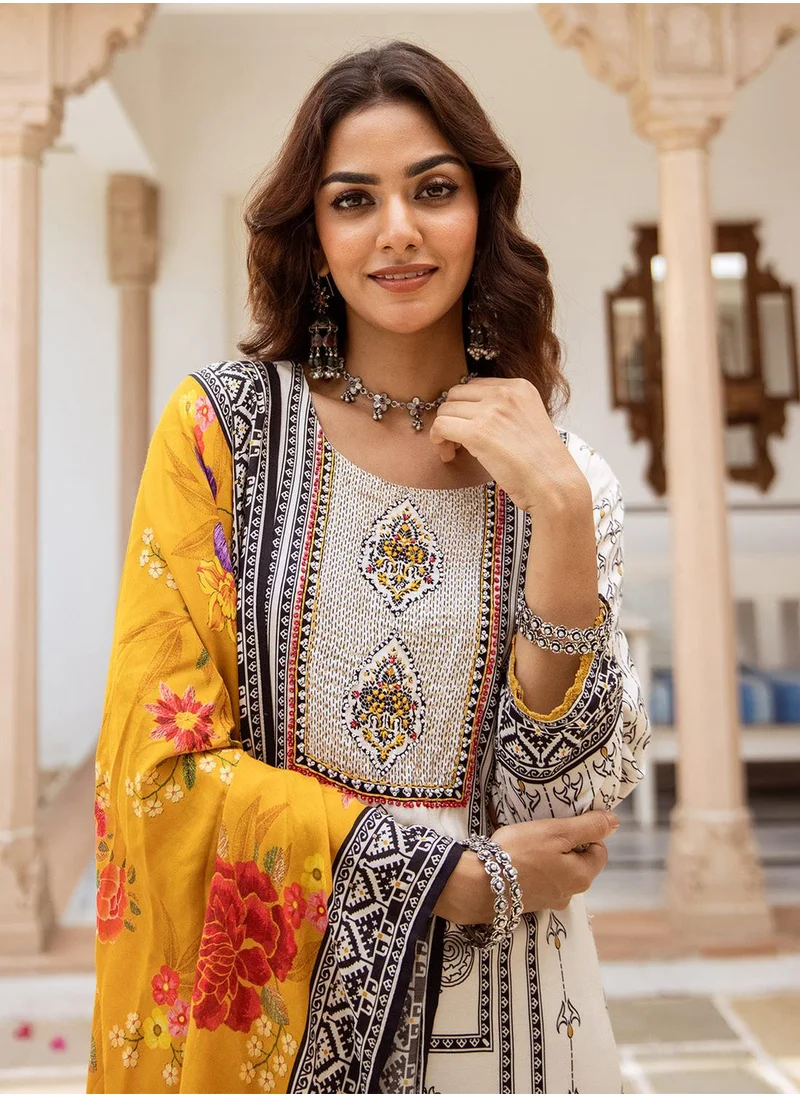آي شين Women's White Viscose Blend Printed Tunic Full Length Casual Straight Fit Kurta Set