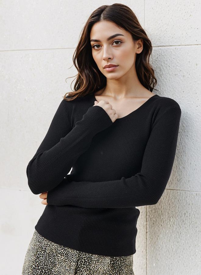 تواكستريمز كنزة تريكو بياقة على شكل حرف  ومقاس عادي - Image 1