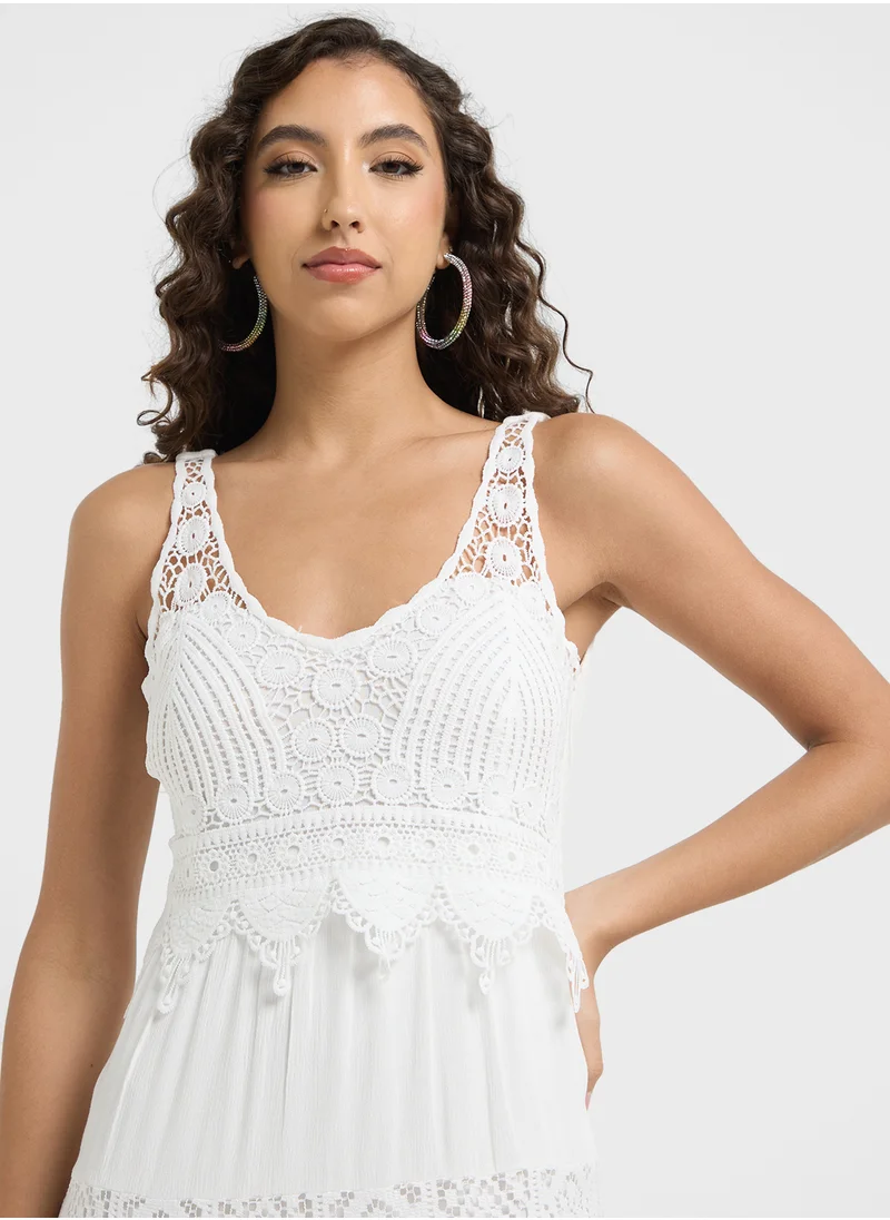 جينجر Broderie Detail Tiered A Line Dress