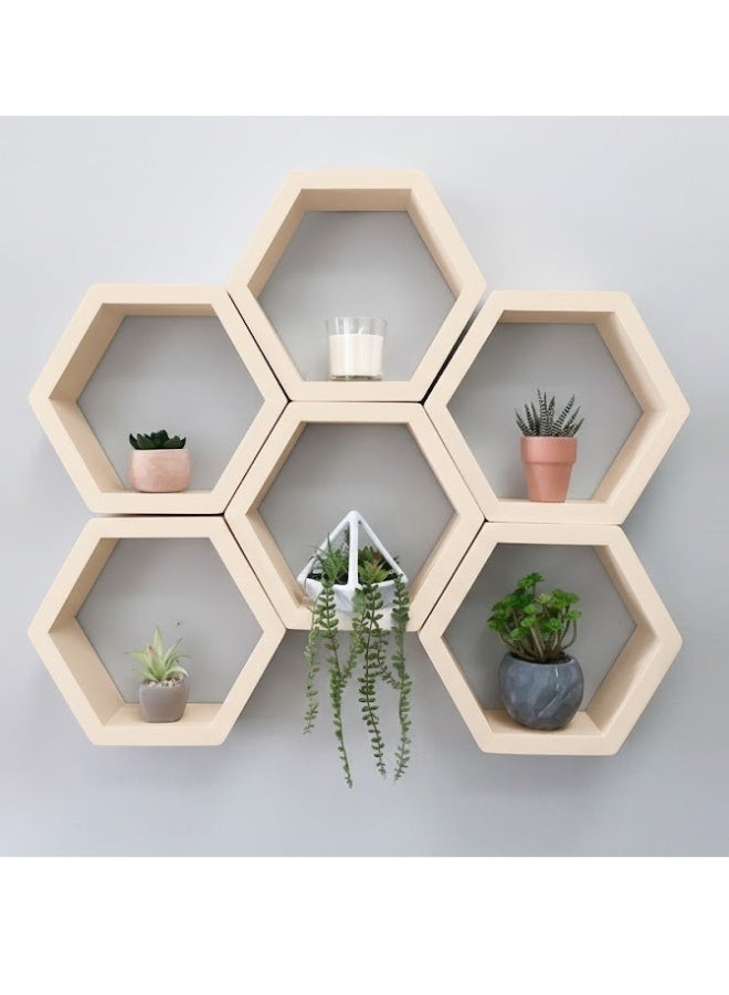 هابي هوم مجموعة من 6 رفوف حائطية سداسية الشكل بتصميم خلية النحل العصري – أرفف ديكور أنيقة لتزيين الجدران في غرفة المعيشة والنوم والممر – منظم حائط عملي لتخزين الديكورات والعطور والنباتات الصغيرة، تركيب سهل وجودة عالية 25X25 سم- بيج - Image 5