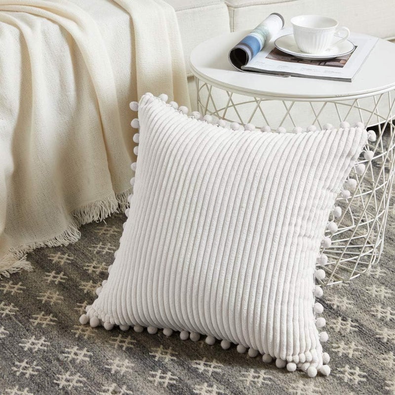 Fancy Homi عبوة من 2 من أغطية الوسائد الزخرفية البيضاء البوهيمية مع شرابات، مقاس 26x26 بوصة، من القطيفة الناعمة، مجموعة أغطية وسائد مربعة صلبة للأريكة والأريكة وغرفة النوم والسيارة وغرفة المعيشة 66x66 سم - Image 2