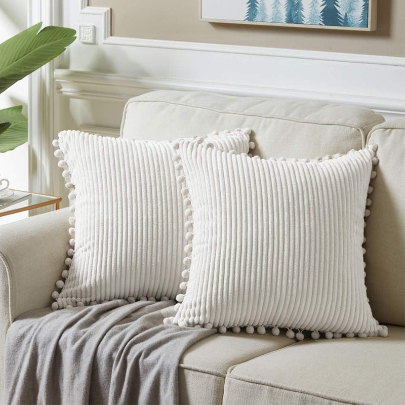 Fancy Homi عبوة من 2 من أغطية الوسائد الزخرفية البيضاء البوهيمية مع شرابات، مقاس 26x26 بوصة، من القطيفة الناعمة، مجموعة أغطية وسائد مربعة صلبة للأريكة والأريكة وغرفة النوم والسيارة وغرفة المعيشة 66x66 سم - Image 1