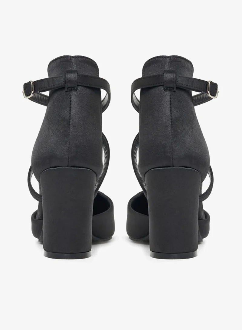 Styli Criss Cross Pointed Toe Block Heel Pumps