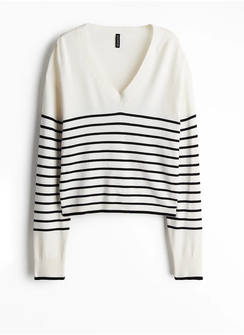 H&M Fine-Knit V-Neck Jumper