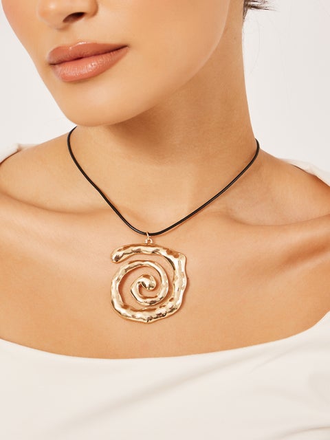 قلادة بتعليقة صدفة ستايلي