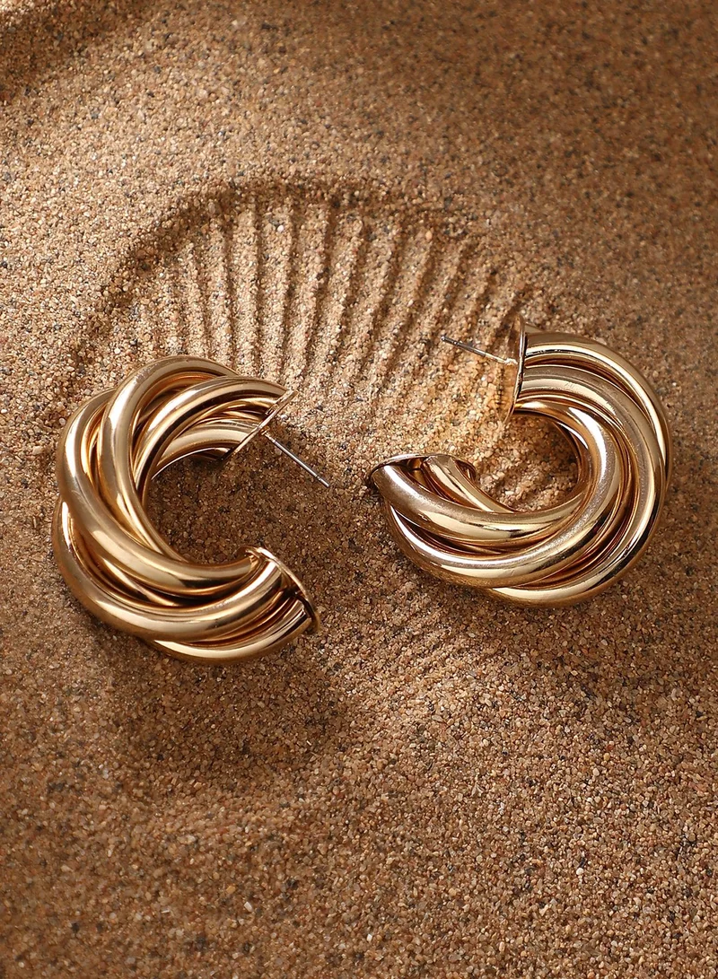 سوهي أقراط نسائية نصف دائرية بتصميم ملتوي سميك بلون ذهبي كاليفورنيا