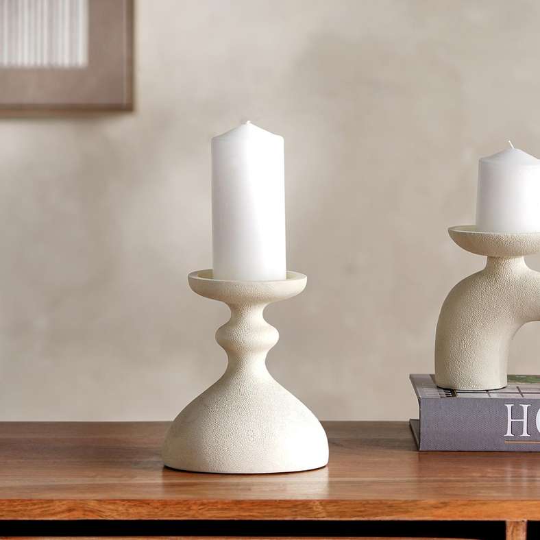 Pan Home حامل شموع بيج من بولي ريزين للمنزل - Image 1
