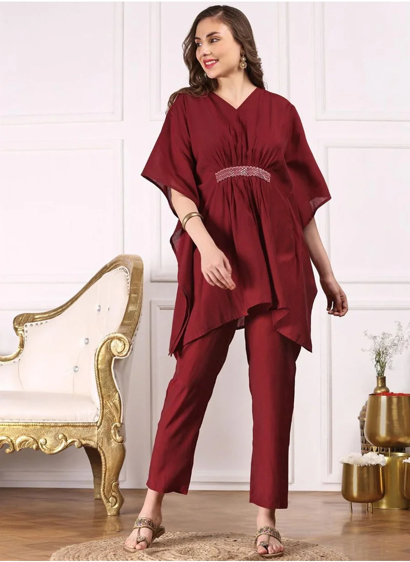 ISHIN Maroon Kurta Set Straight Fit 3/4 Sleeve Sleeve made from VISCOSE SILK featuring Self Design design and Round Neck neckline - Perfect for Ethinic!