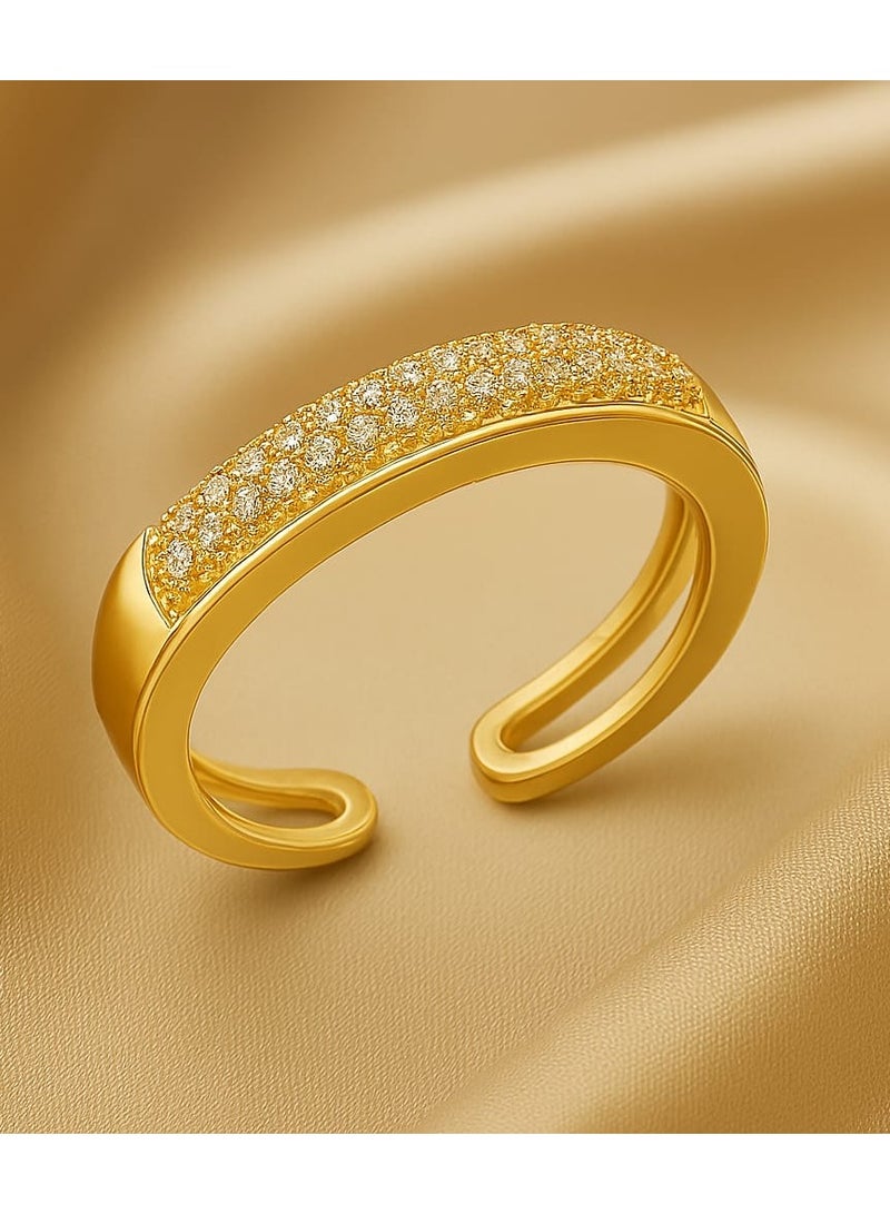 A ring with an elegant design and a luxurious touch - combining fluidity and sophistication, with its meticulous details that reflect refined taste. It catches the eye with its soft gradations and the distribution of sparkling stones on its upper surface, giving you a touch of brilliance with every move. - Image 5