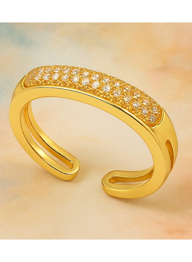 A ring with an elegant design and a luxurious touch - combining fluidity and sophistication, with its meticulous details that reflect refined taste. It catches the eye with its soft gradations and the distribution of sparkling stones on its upper surface, giving you a touch of brilliance with every move. - Image 3