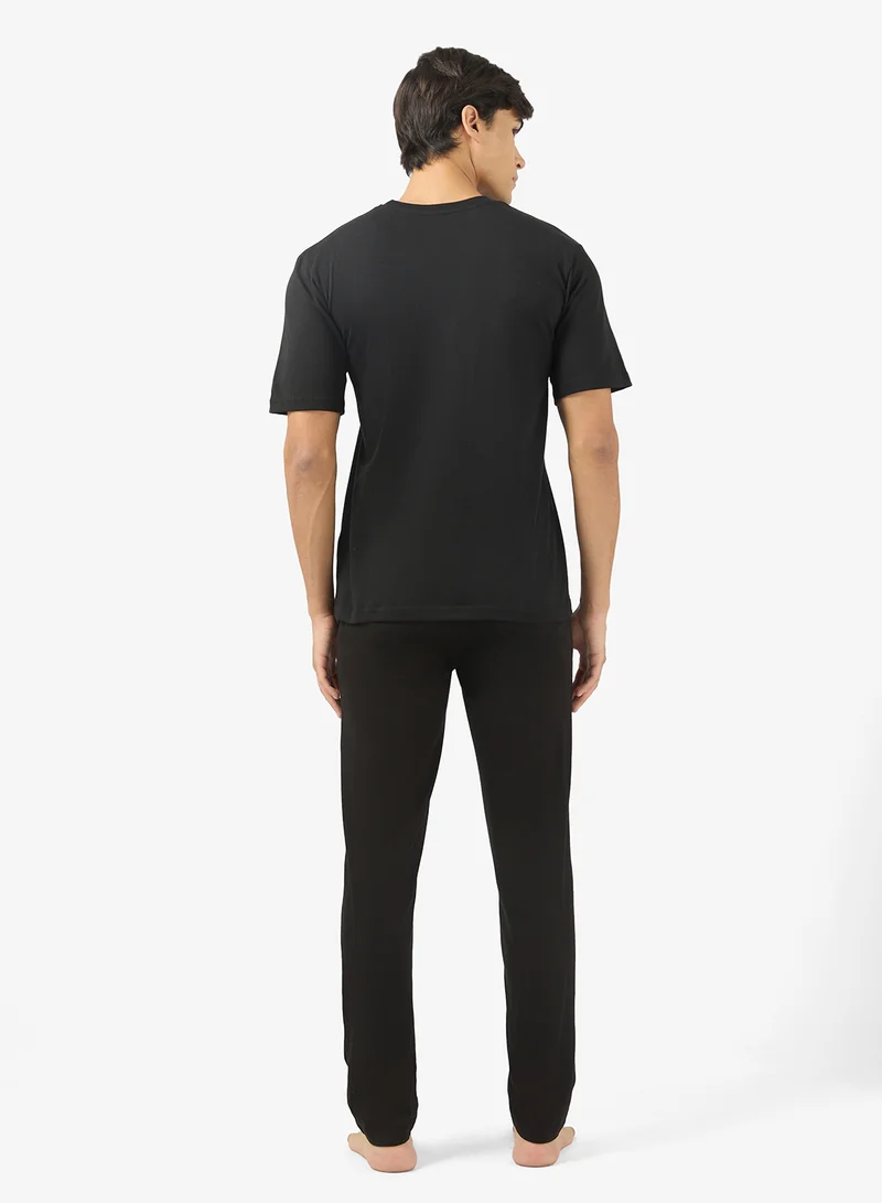 سفنتي فايف طقم بيجامة تي شيرت وبنطلون