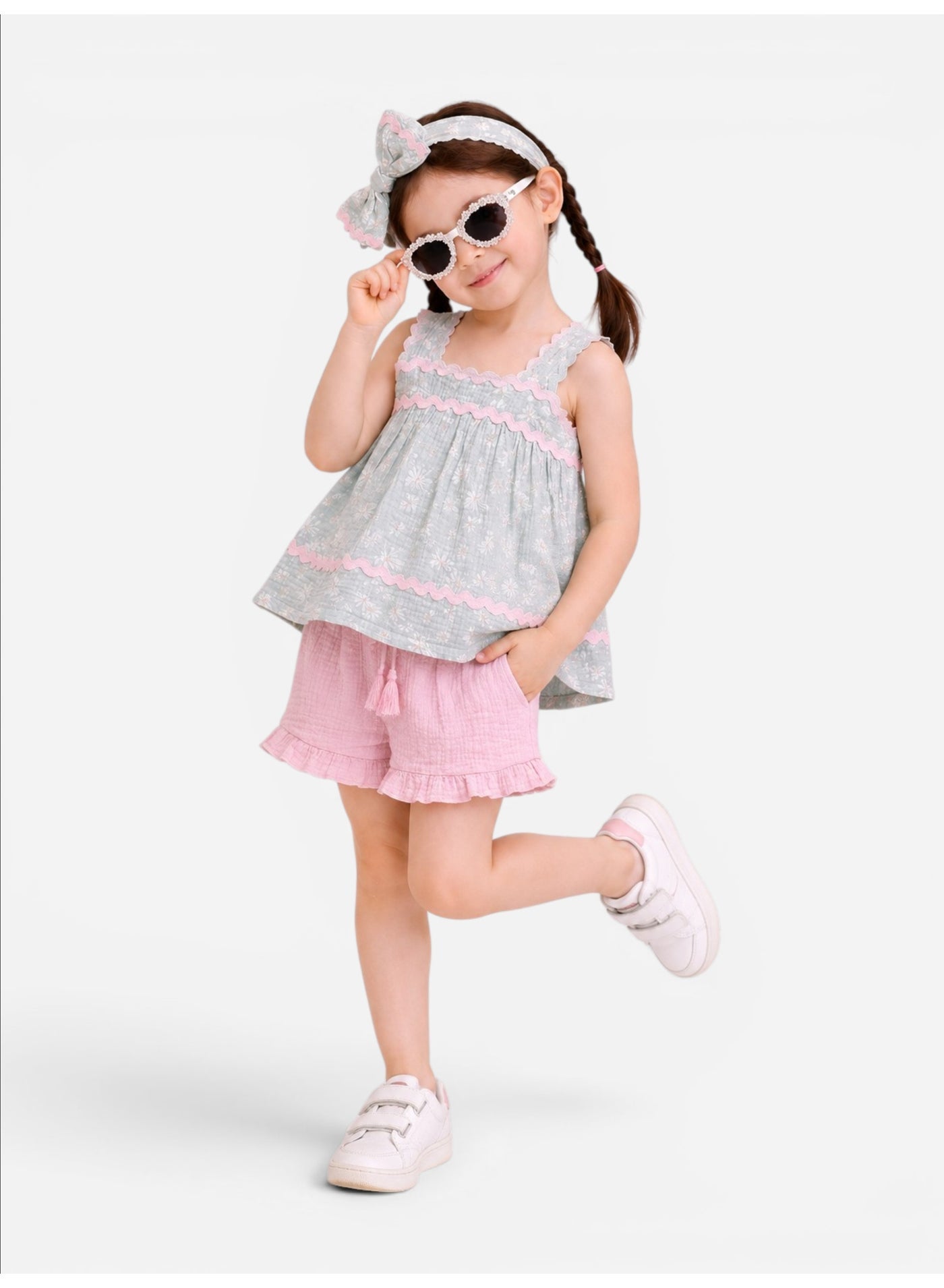 victor and jane Baby Girls Sleeveless Smocked Top & Ruffle Shorts Set with Headband and sunglasses