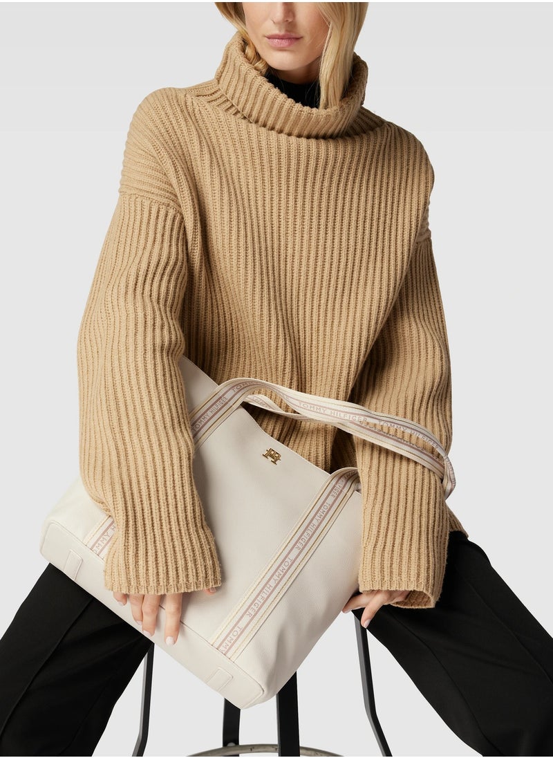 Tommy Hilfiger Plus Tommy Hilfiger Shopper with label details  - Image 2
