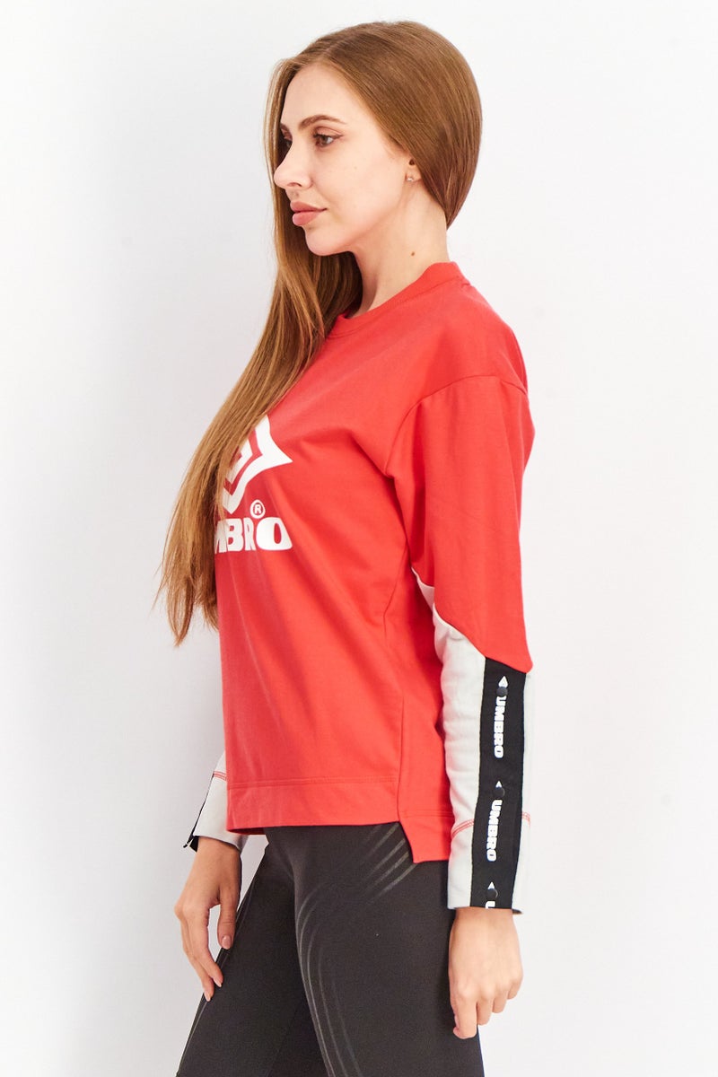 umbro سويت شيرت رياضي نسائي بشعار العلامة التجارية، أحمر - Image 2