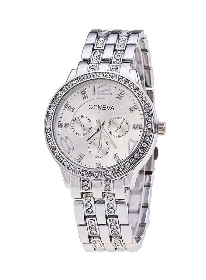 Geneva Elegant stainless steel wristwatch set, water-resistant with a modern luxury design - Image 3