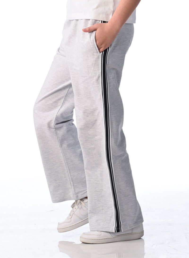 فكتور اند جين طقم بناتي قطعتين - بلوزة مزينة مع بنطال مستقيم مطابق - Image 4