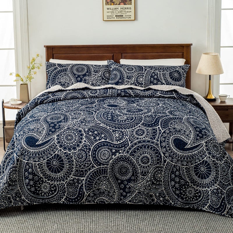 Whale Flotilla Whale Flotilla 3-Piece Printed Queen Size Quilt Bedding Set with 2 Pillow Shams Lightweight Reversible Bedspreads Coverlet Set for All Season  Navy/Bone 