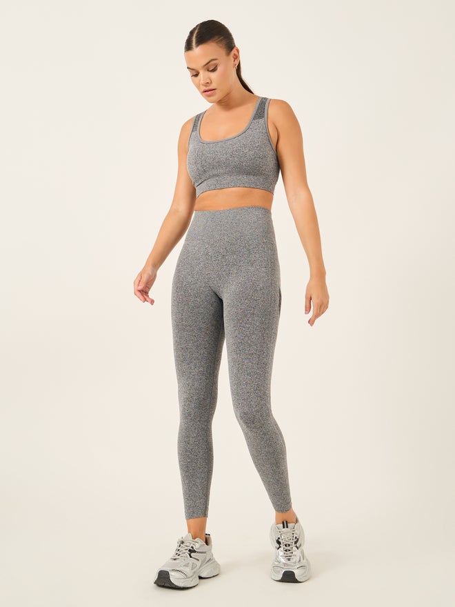 Styli Styli Active Seamless Back Teardrop Cut Out Sports Bra and Jacquard Leggings Set - Image 2