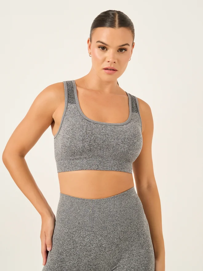 Styli Styli Active Seamless Back Teardrop Cut Out Sports Bra and Jacquard Leggings Set