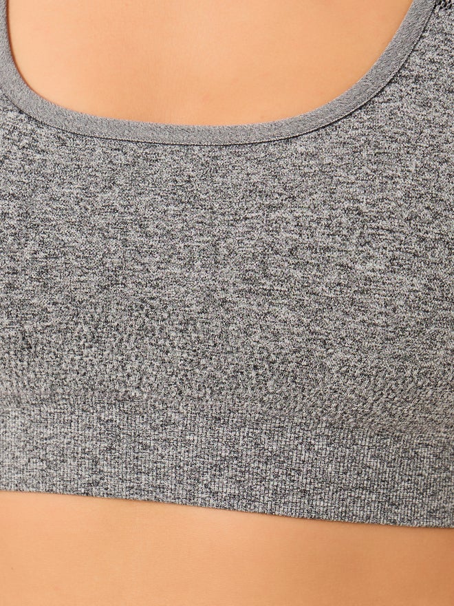 Styli Styli Active Seamless Back Teardrop Cut Out Sports Bra and Jacquard Leggings Set - Image 4