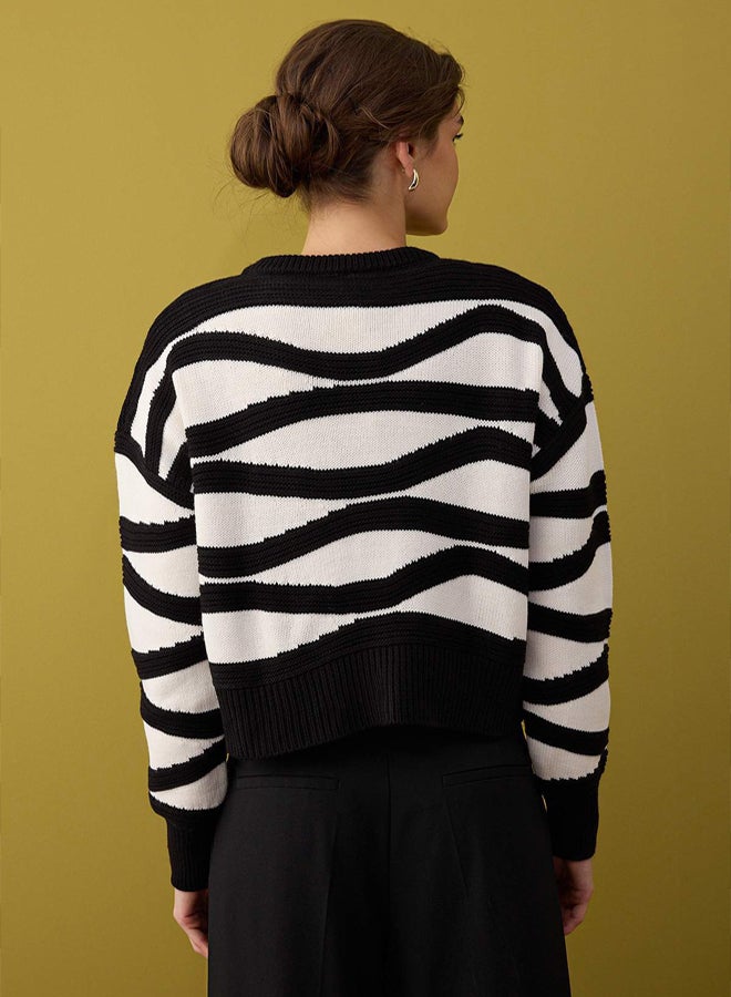 trendyol Black Oversize/Wide Fit Color Block Knitwear Cardigan - Image 4