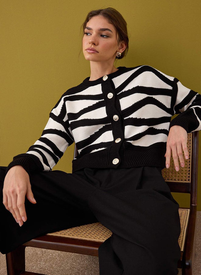 trendyol Black Oversize/Wide Fit Color Block Knitwear Cardigan - Image 1