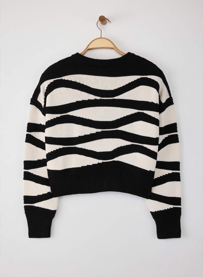 trendyol Black Oversize/Wide Fit Color Block Knitwear Cardigan - Image 5