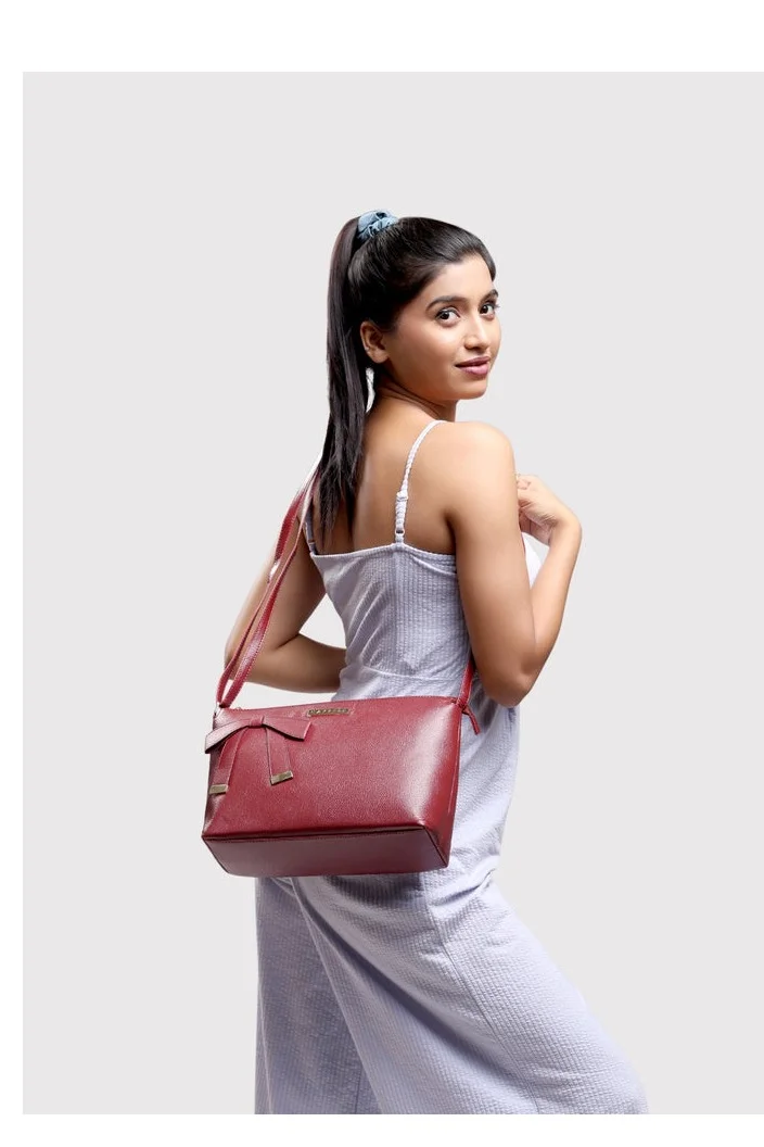 CAPRESE ALEXANDRIA SLING MEDIUM MAROON
